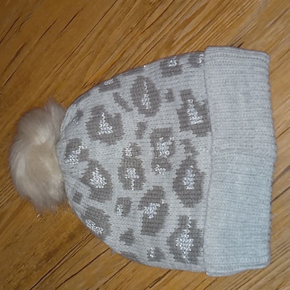 Nwt -Old Navy Winter Stocking Hat and Gloves - Picture 7 of 7